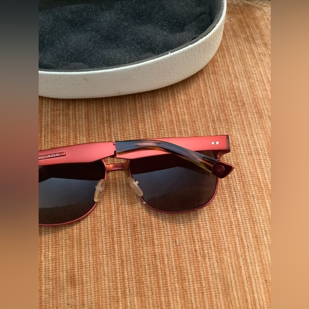 Balenciaga BAL0011S Red Shiny Women Sunglasses Out Of Stock​​​​​​ - Picture 6 of 16